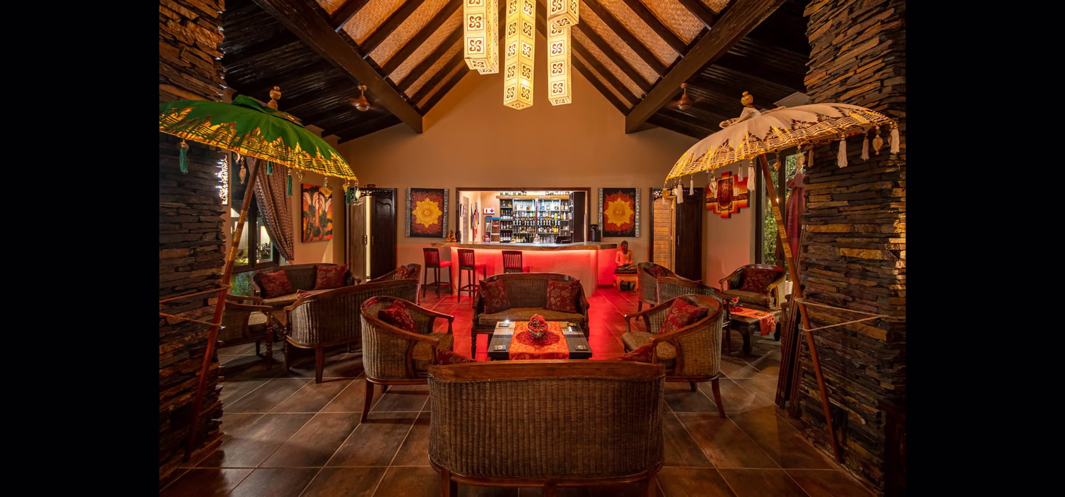 The bar and lounge beneath Balinese parasols